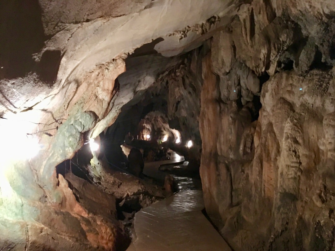 バンビエン穴場の鍾乳洞タムチャン